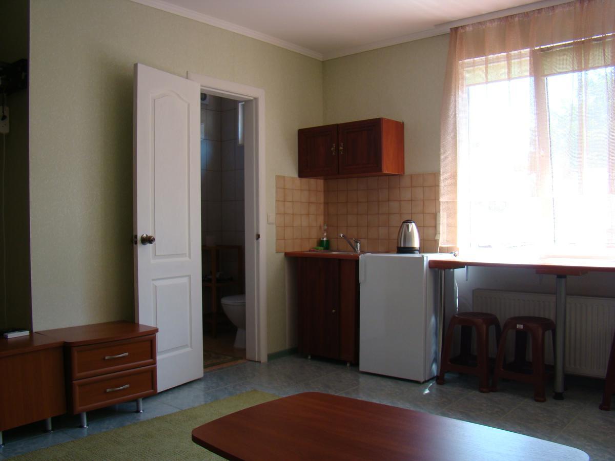 Mini-Hotel In Odessa Yard Eksteriør bilde