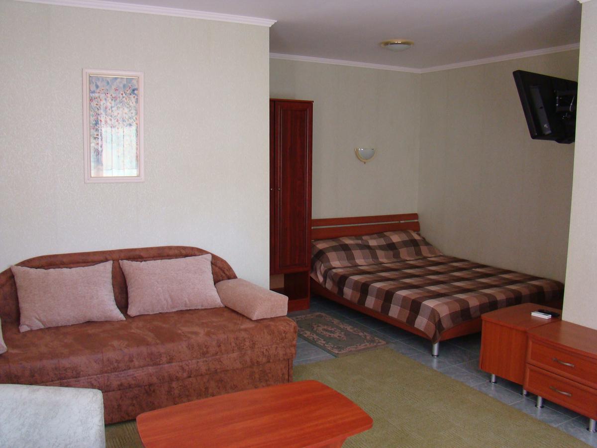 Mini-Hotel In Odessa Yard Eksteriør bilde